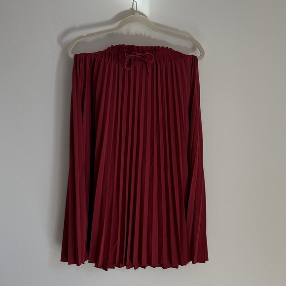 Athleta Red Pleated Midi Skirt - Picture 3 of 6